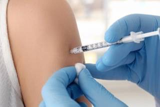 Россиянам уколят вакцину от коронавируса, изготовленную «на коленке»