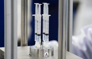 Российские ученые на себе успешно испытали вакцину от коронавируса