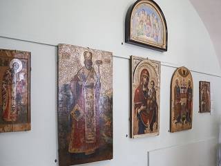 В Киево-Печерской лавре открыли выставку старинных икон «Небесные покровители»
