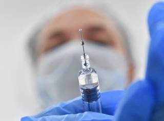 Почему нам не дают возможности выбрать самим: вакцинироваться русской вакциной или нет?