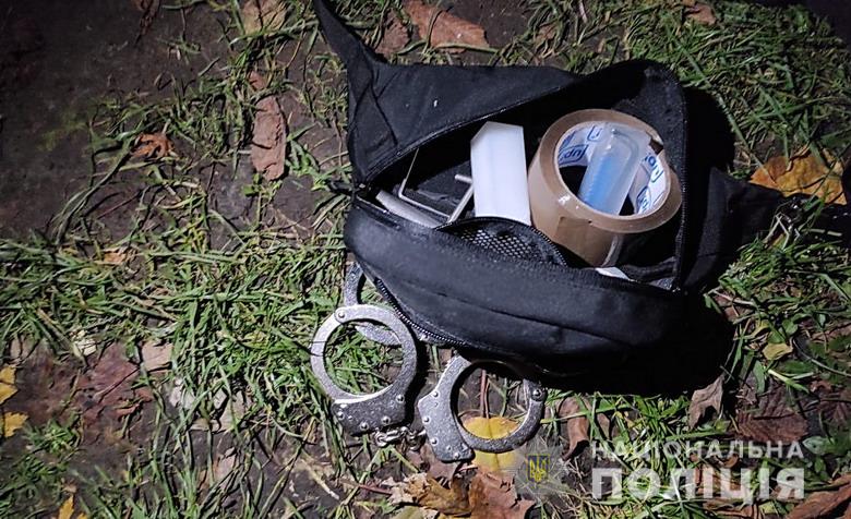 Оружие, изъятое у злоумышленников на Subaru, устроивших стрельбу в Киеве