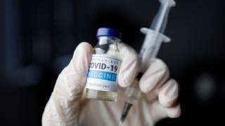 Стало известно, когда вакцина от коронавируса появится в Украине