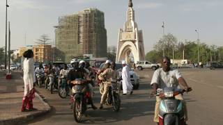 Неизвестный самолет разбомбил свадьбу в Мали: счет жертв идет на десятки