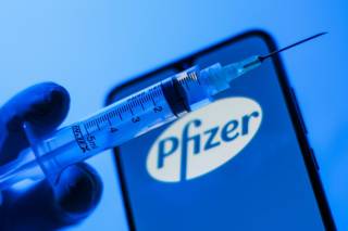 Стало известно, сколько доз вакцины Pfizer Украина может получить дополнительно