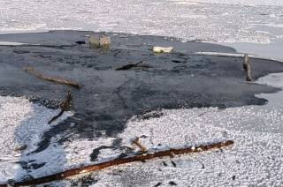 В Черкасской области рыбаки провалились под лед