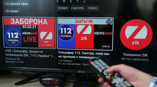 Закон о санкциях не предусматривает ограничение работы украинских СМИ. Закрывать каналы было нельзя. Документ