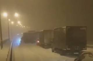 Опубликовано видео снежного апокалипсиса на Крымском мосту