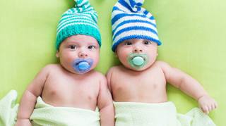 Исследователи зафиксировали пик рождаемости близнецов во всем мире