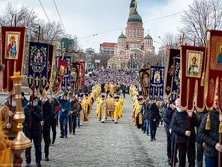 В праздник Торжества Православия в городах Украины прошли крестные хода