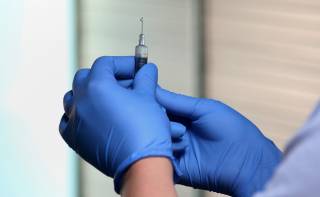 Большинство украинцев не хотят вакцинироваться непонятным индийским препаратом