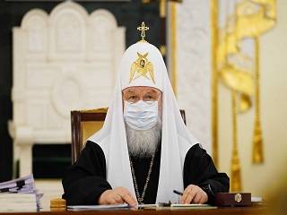 Патриарх Кирилл рассказал, как причащается в период пандемии