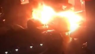 В Киеве эпично горели автомобили: опубликовано видео