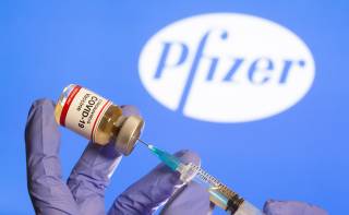 Стало известно, когда в Украину прибудет очередная партия вакцины Pfizer