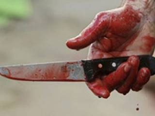 Неизвестный зверски зарезал молодого парня в одном из киевских спальников