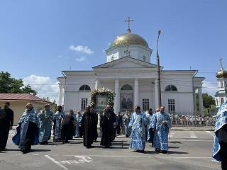 В Херсоне верующие УПЦ прошли крестным ходом с чудотворной Касперовской иконой Богородицы