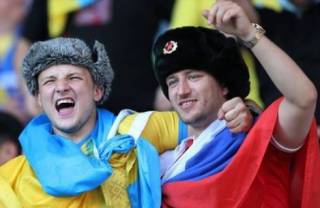 Евро-2020: украинские болельщики напали на россиянина во время матча со шведами
