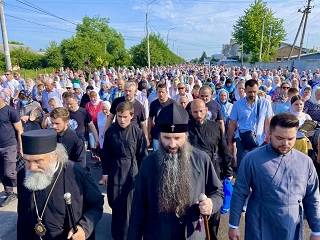 В Винницкой области состоялся крестный ход УПЦ к чудотворному Калиновскому кресту