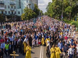 Более 350 тысяч верующих приняли участие в Крестном ходе ко Дню Крещения Руси