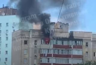 Опубликовано видео горящей квартиры на Троещине