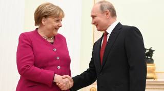 Перед визитом в Киев Меркель заглянет к Путину