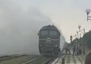 Появилось видео, как под Ровно горел поезд