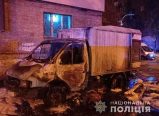 В Киеве парень сжег автомобиль соседа из-за неправильной парковки
