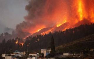 Вулкан на Канарах уничтожил более 160 домов