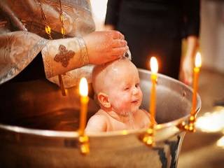 Священник объяснил, можно ли крестить детей с именами, которых нет в святцах УПЦ