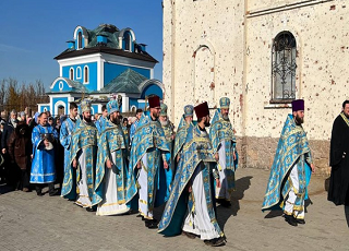 В Донецке в возрождаемом Иверском монастыре верующие УПЦ отметили престольный праздник