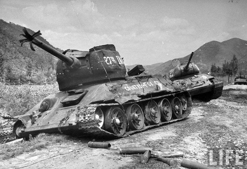 Подбитый Т-34-85