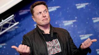 Подписчики Илона Маска призвали его продать свои акции Tesla. В ответ он изменил имя