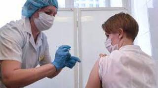 Минздрав расширил список профессий, для которых COVID-вакцинация станет обязательной