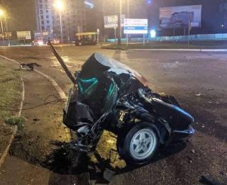 В Ровно произошло резонансное ДТП – автомобиль разорвало пополам