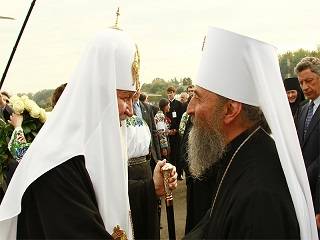 Предстоятель УПЦ поздравил Патриарха Кирилла с 75-летием