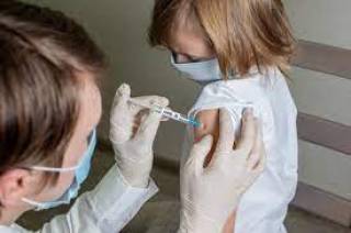 В Минздраве рассказали, сколько детей в Украине вакцинировались от коронавируса