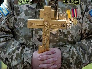 В УПЦ заявили, что будут добиваться равных прав для своих верующих в армии