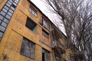 В Запорожье балкон обрушился под весом местного жителя