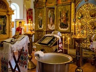 Священник УПЦ объяснил, возможно ли повторное таинство Крещения