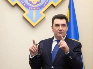 Данилов якобы покрывает незаконную торговлю с «ЛНР» депутата от «Слуги народа», — расследование