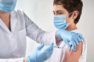 В Украине могут разрешить вакцинацию детей от коронавируса