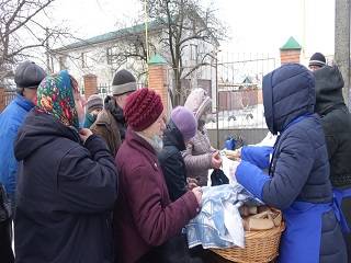 В Полтаве УПЦ организовала обеды для бездомных и нуждающихся