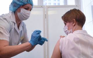 Украинцам рассказали, как записаться на бустерную вакцинацию