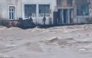 Появилось видео масштабного наводнения во Франции