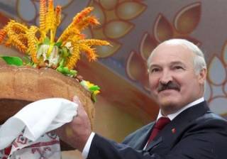 В Сети появилось видео эпичного конфуза Лукашенко