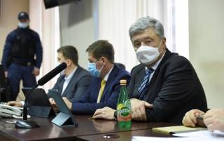 Прокуратура требует залог 1 млрд гривен для Порошенко