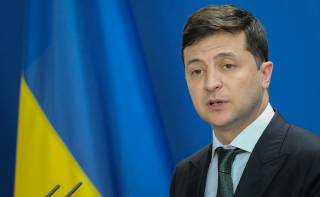 Зеленский призвал украинцев не бежать в магазин за гречкой и спичками