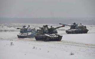 Россия тайно перебрасывает на Донбасс танки, горючее и боеприпасы
