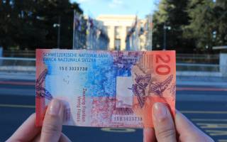 Ситуация вокруг Украины неожиданным образом повлияла на курс валюты в Швейцарии