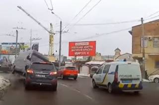 Появилось видео момента эпичного ДТП во Львове