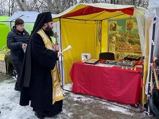В Днепре открылась православная ярмарка УПЦ